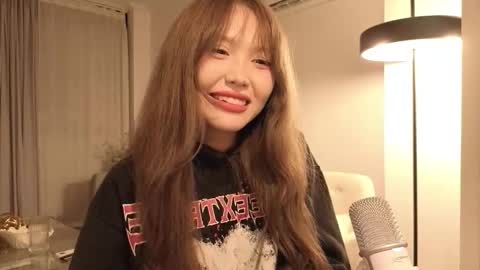 Snapshot of amyalwayshere chatting on 12.22.25 girl next door named Amy online show from 12.22.25