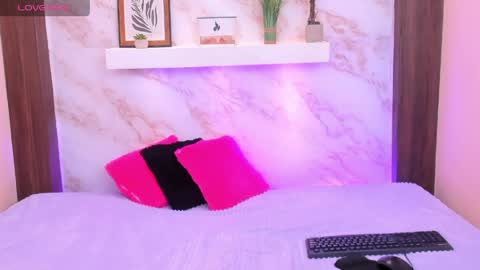 My name is AMY... Nice to meet you  thumb up me please its important online show from 03.30.26