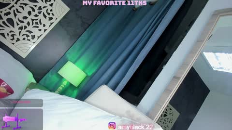 Snapshot of amyblack__ chatting on 02.08.25 Amy online show from 02.08.25