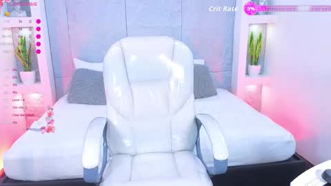 Snapshot of amycolman_ chatting on 12.04.25 amy online show from 12.04.25