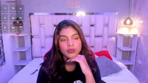 amyevan_ online show from 10.14.25