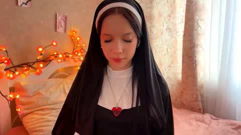 Snapshot of amygrav chatting on 10.31.25 Milou online show from 10.31.25