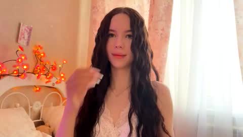 Snapshot of amygrav chatting on 11.04.25 Milou online show from 11.04.25