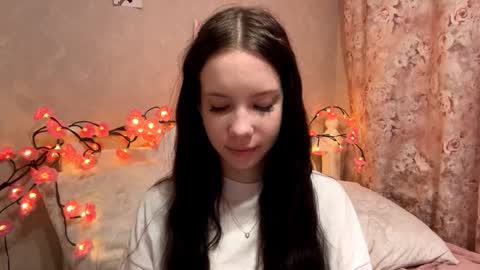 Snapshot of amygrav chatting on 11.06.25 Milou online show from 11.06.25