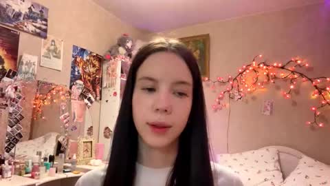 Snapshot of amygrav chatting on 12.05.25 Milou online show from 12.05.25