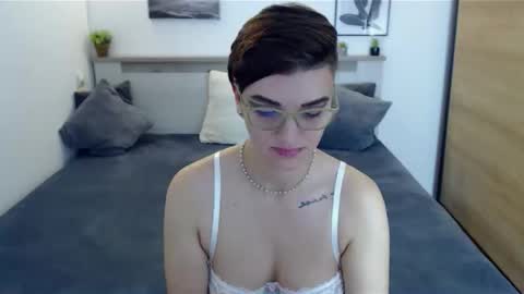 Hi there guys  My pleasure in your hands  pvt is open online show from 11.11.25