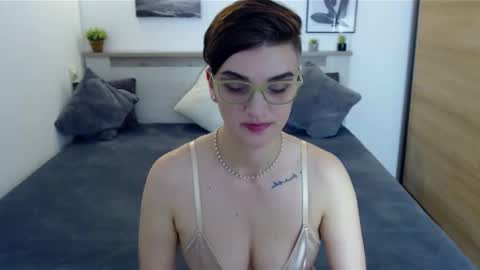 Hi there guys  My pleasure in your hands  pvt is open online show from 11.15.25
