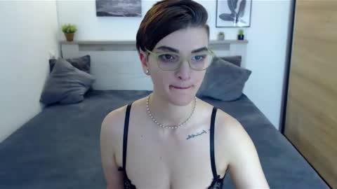 Hi there guys  My pleasure in your hands  pvt is open online show from 11.21.25