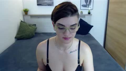 Hi there guys  My pleasure in your hands  pvt is open online show from 11.25.25