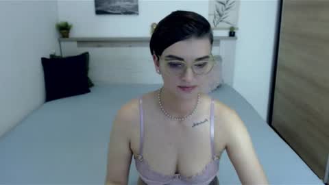 Hi there guys  My pleasure in your hands  pvt is open online show from 07.19.26