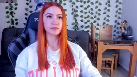 Snapshot of amypond__ chatting on 12.14.24 Amy online show from 12.14.24