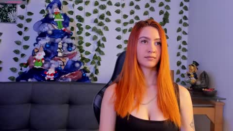 Snapshot of amypond__ chatting on 12.27.24 Amy online show from 12.27.24