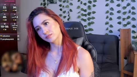 Snapshot of amypond__ chatting on 03.11.25 Amy online show from 03.11.25