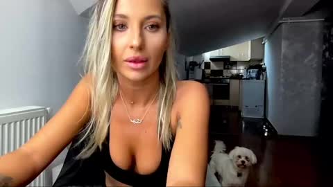 amyroberta92 online show from 12.08.24