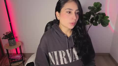 Aleja  online show from 10.21.25