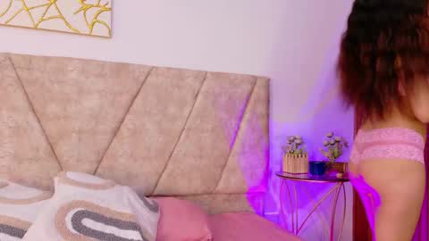 Snapshot of amyvegaa_ chatting on 10.08.25 amyvegaa_ online show from 10.08.25
