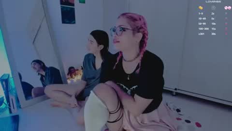 Snapshot of amyy_rouse chatting on 06.27.26 Collinns online show from 06.27.26