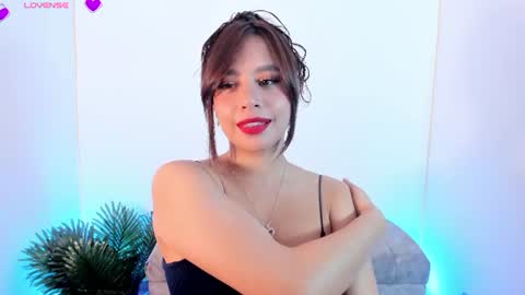 Snapshot of ana__victoria chatting on 06.14.26 Ana online show from 06.14.26