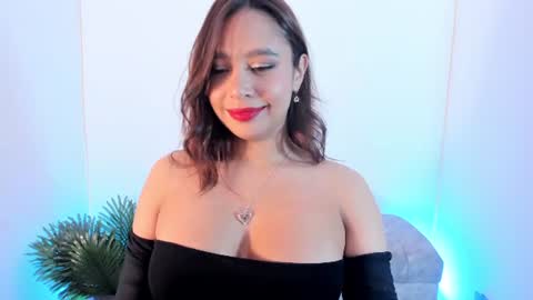 Snapshot of ana__victoria chatting on 06.19.26 Ana online show from 06.19.26