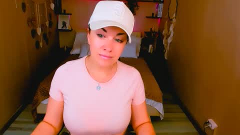 Snapshot of ana_mills chatting on 10.22.25 Ana online show from 10.22.25