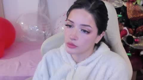 Snapshot of ana_ruuh chatting on 12.19.24 Im anna but you can call me as you want online show from 12.19.24