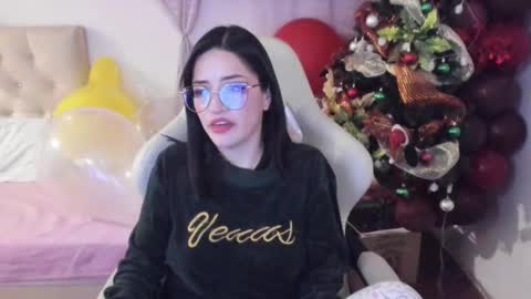 Snapshot of ana_ruuh chatting on 12.21.24 Im anna but you can call me as you want online show from 12.21.24