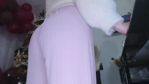 Snapshot of ana_ruuh chatting on 12.26.24 Im anna but you can call me as you want online show from 12.26.24