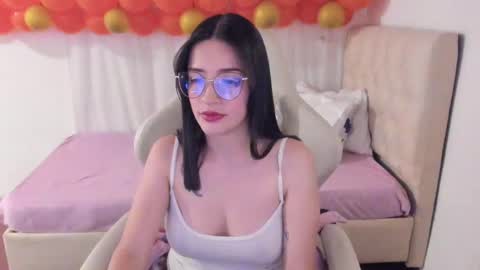 Snapshot of ana_ruuh chatting on 02.18.25 Im anna but you can call me as you want online show from 02.18.25