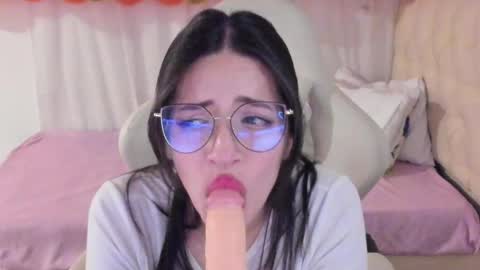 Snapshot of ana_ruuh chatting on 02.21.25 Im anna but you can call me as you want online show from 02.21.25