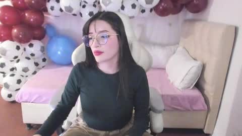 Snapshot of ana_ruuh chatting on 09.09.25 Im anna but you can call me as you want online show from 09.09.25