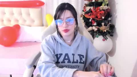 Snapshot of ana_ruuh chatting on 11.28.25 Im anna but you can call me as you want online show from 11.28.25