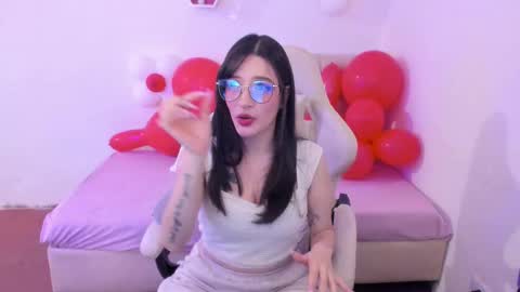 Im anna but you can call me as you want online show from 03.27.26