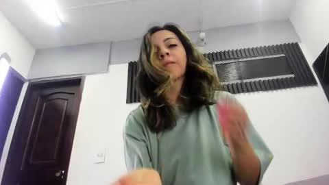 Snapshot of ana_spencerr chatting on 02.04.26 Ana online show from 02.04.26