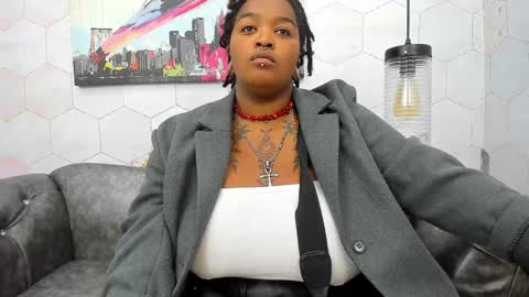 ANNA FUENTES online show from 01.02.25