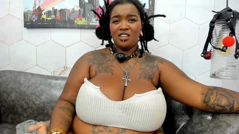 ANNA FUENTES online show from 02.08.25