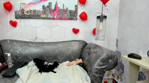 ANNA FUENTES online show from 02.14.25