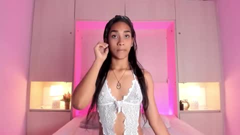 anaacollins_ online show from 10.15.25