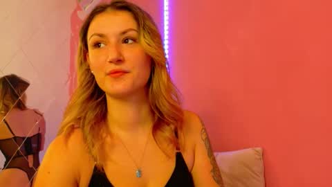 anaayss online show from 11.10.25