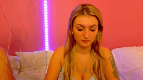 anaayss online show from 11.26.25