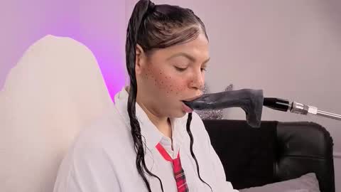 Snapshot of anabel693 chatting on 11.20.25 anabel alice gandara online show from 11.20.25