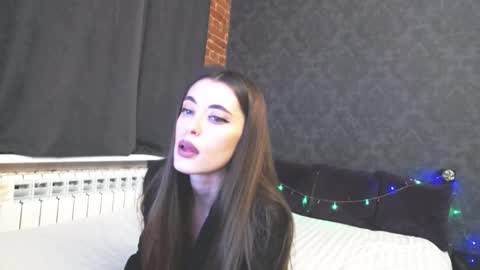 Anna online show from 12.05.25