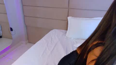 Snapshot of anabelleray chatting on 11.13.25 anabelleray online show from 11.13.25