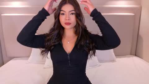 Snapshot of anabelleray chatting on 12.17.25 anabelleray online show from 12.17.25