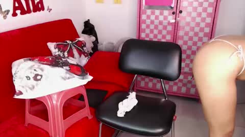 Snapshot of anabellered chatting on 12.15.25 Ana online show from 12.15.25