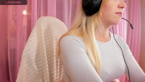 AnabelMelody online show from 10.12.25