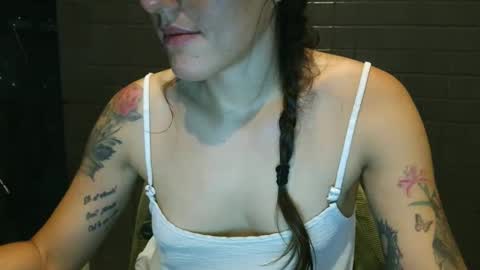 anabelucci_ online show from 12.16.25