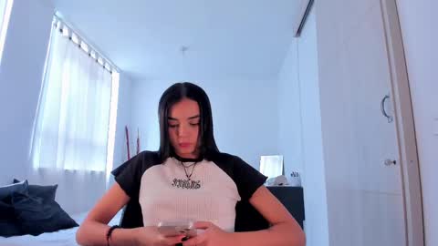 ANABEL WOLF  online show from 01.16.25