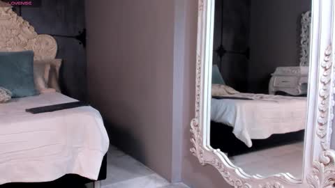 Ana Henao or Annie... Follow me ahenaocb Insta  X online show from 11.15.25