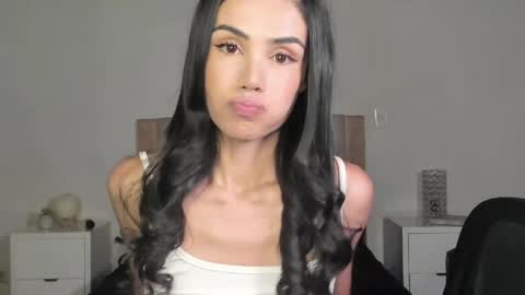 Snapshot of anahenao chatting on 04.25.26 Ana Henao or Annie... Follow me ahenaocb Insta X online show from 04.25.26