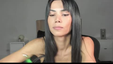 Snapshot of anahenao chatting on 05.02.26 Ana Henao or Annie... Follow me ahenaocb Insta X online show from 05.02.26